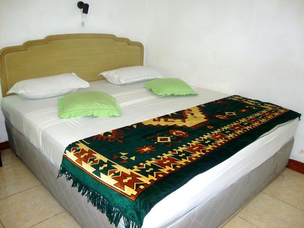 Green Park Beach Hotel Trincomalee Room photo
