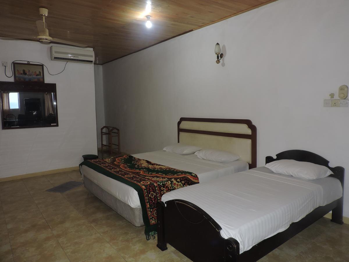 Green Park Beach Hotel Trincomalee Exterior photo